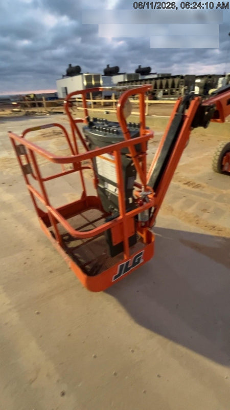 2019 JLG E300AJP