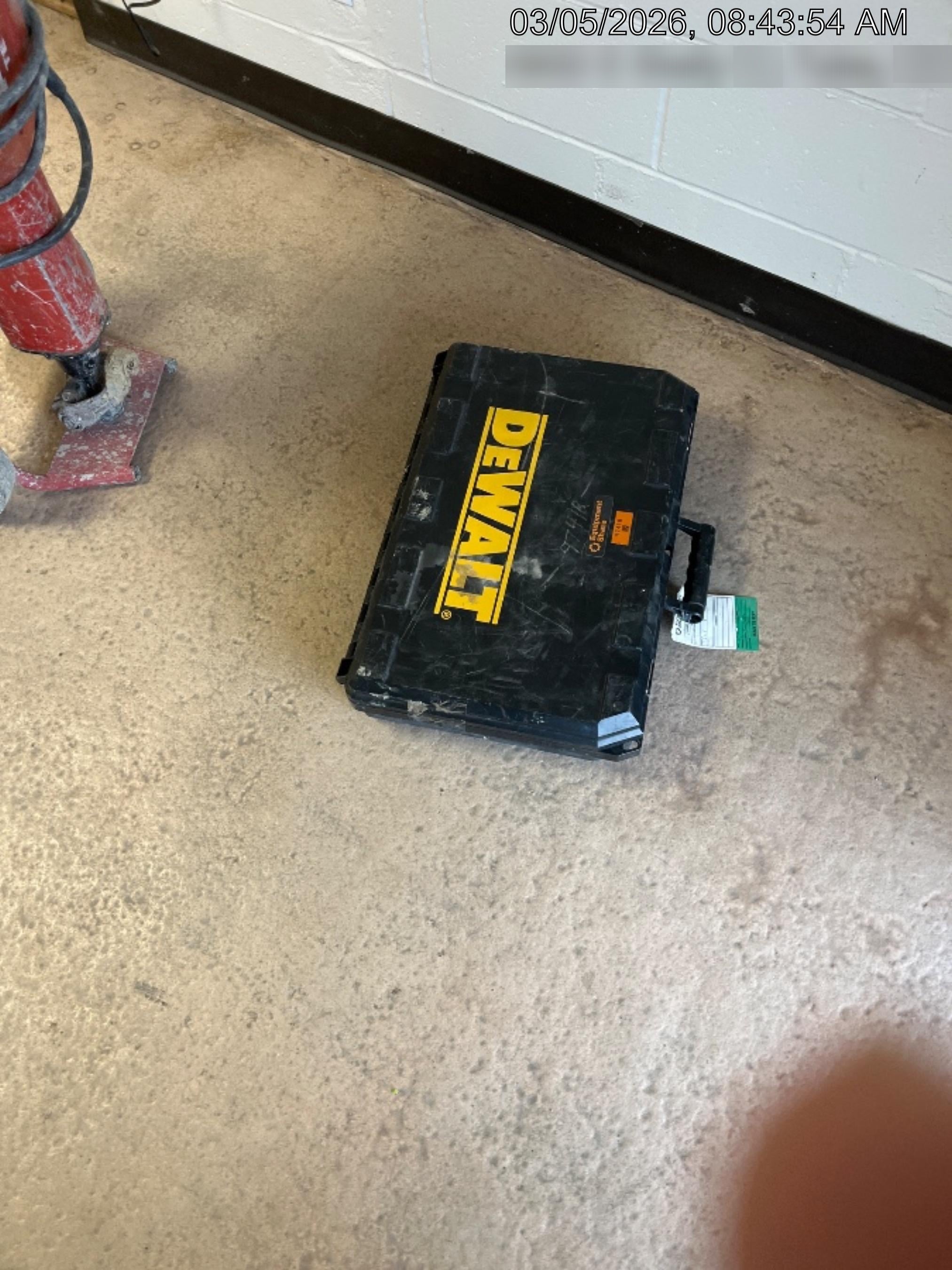2020 DEWALT D25604K