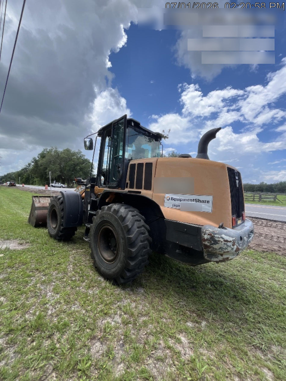 2018 Case 621G CLOSED CAB, 1 FUNCTION, JRB 416 STYLE HYD COUPLER