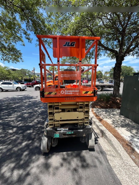 2022 JLG ES3246