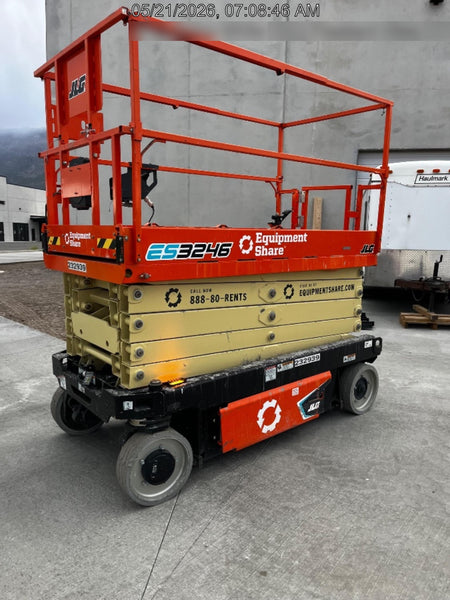 2022 JLG ES3246