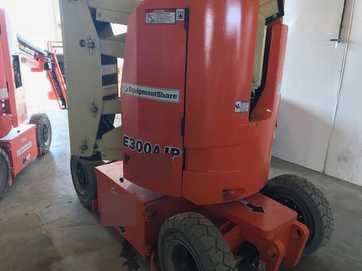 2019 JLG E300AJP