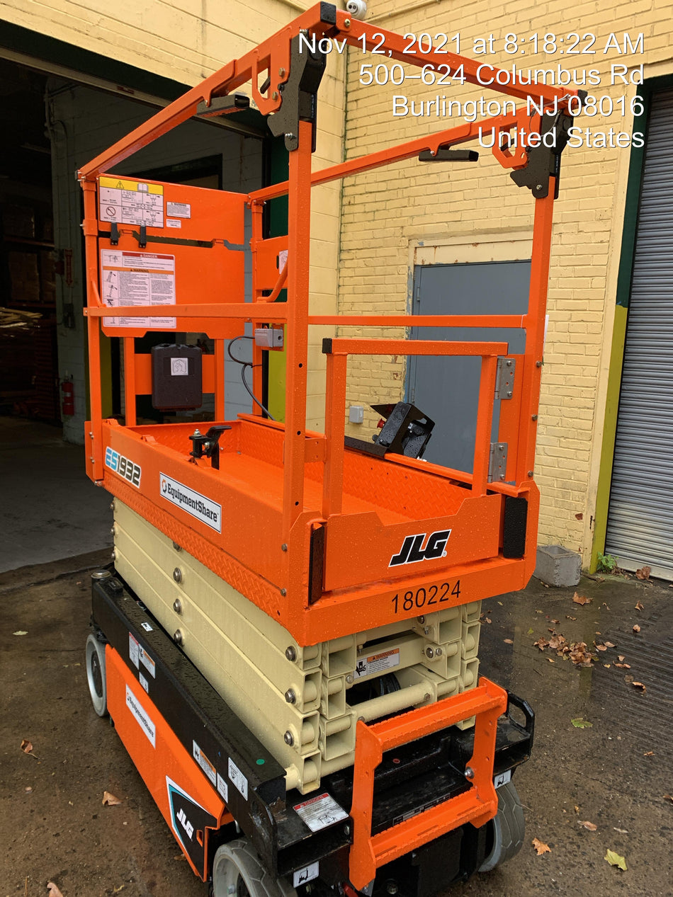 2021 JLG ES1932