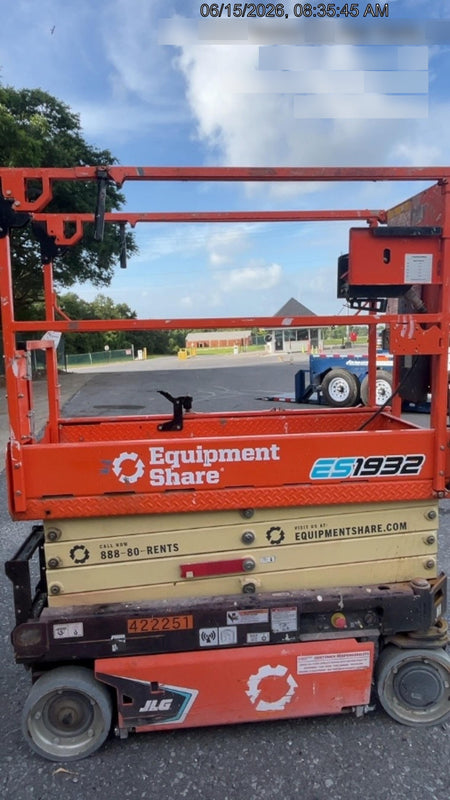 2024 JLG ES1932