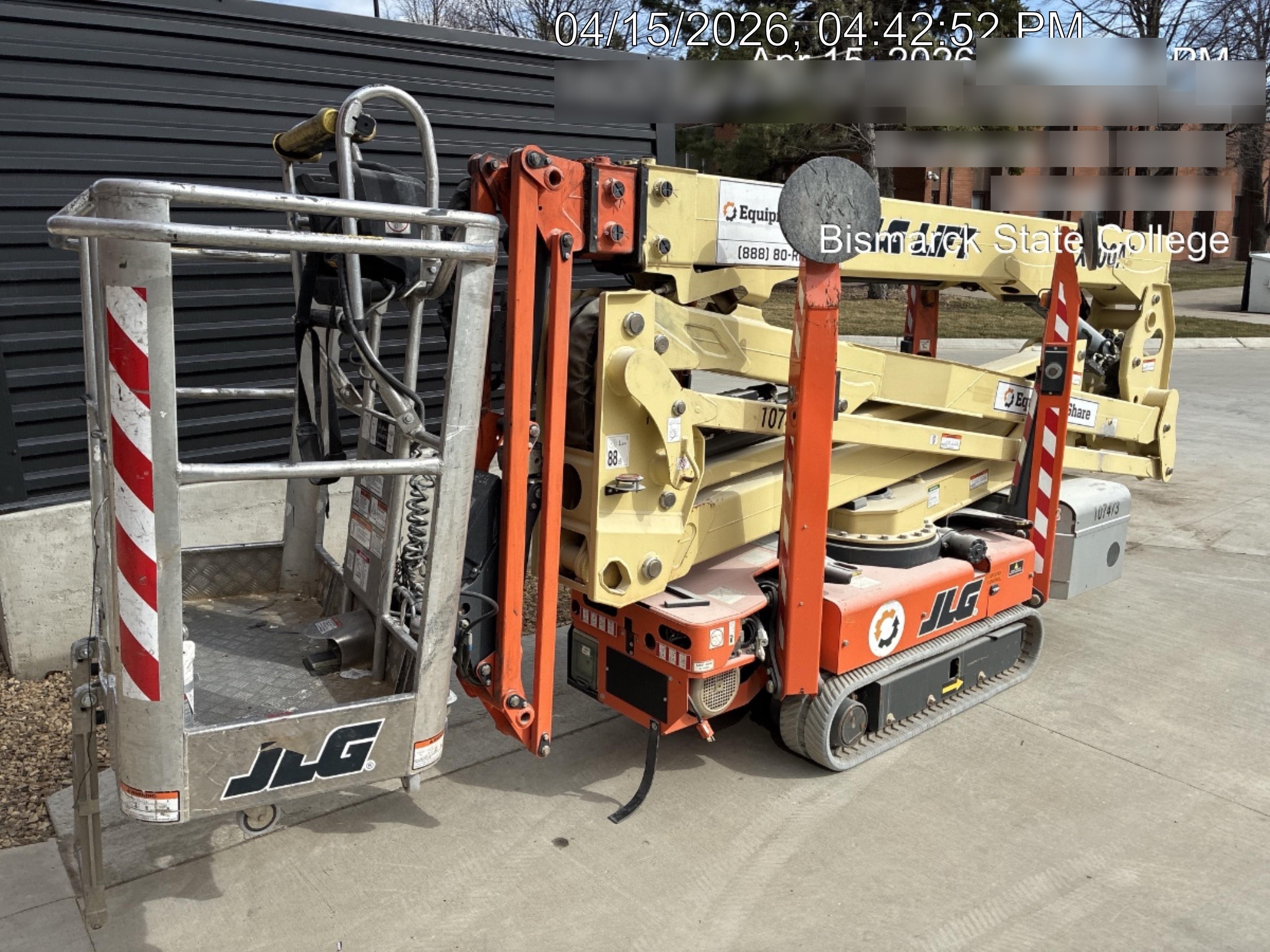2020 JLG X600AJ