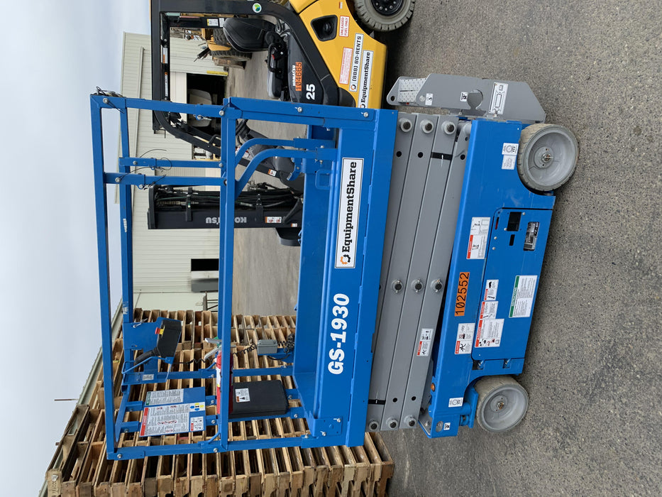2020 Genie GS-1930 Solid Non Marking Tires, Beacon, Folding rails with half height swing gate, 800W Inverter