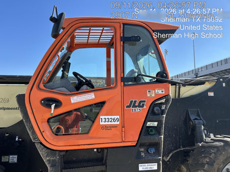 2021 JLG 1075
