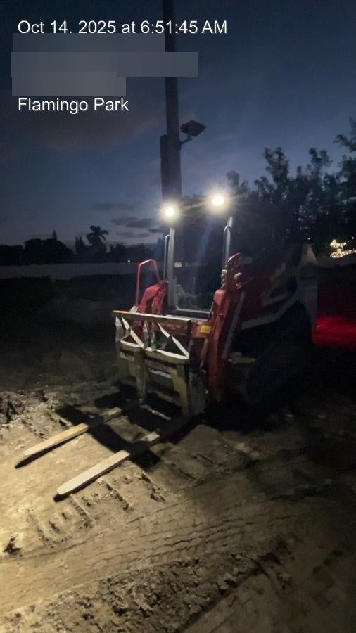 2017 FLECO 24" Pallet Forks - Fleco