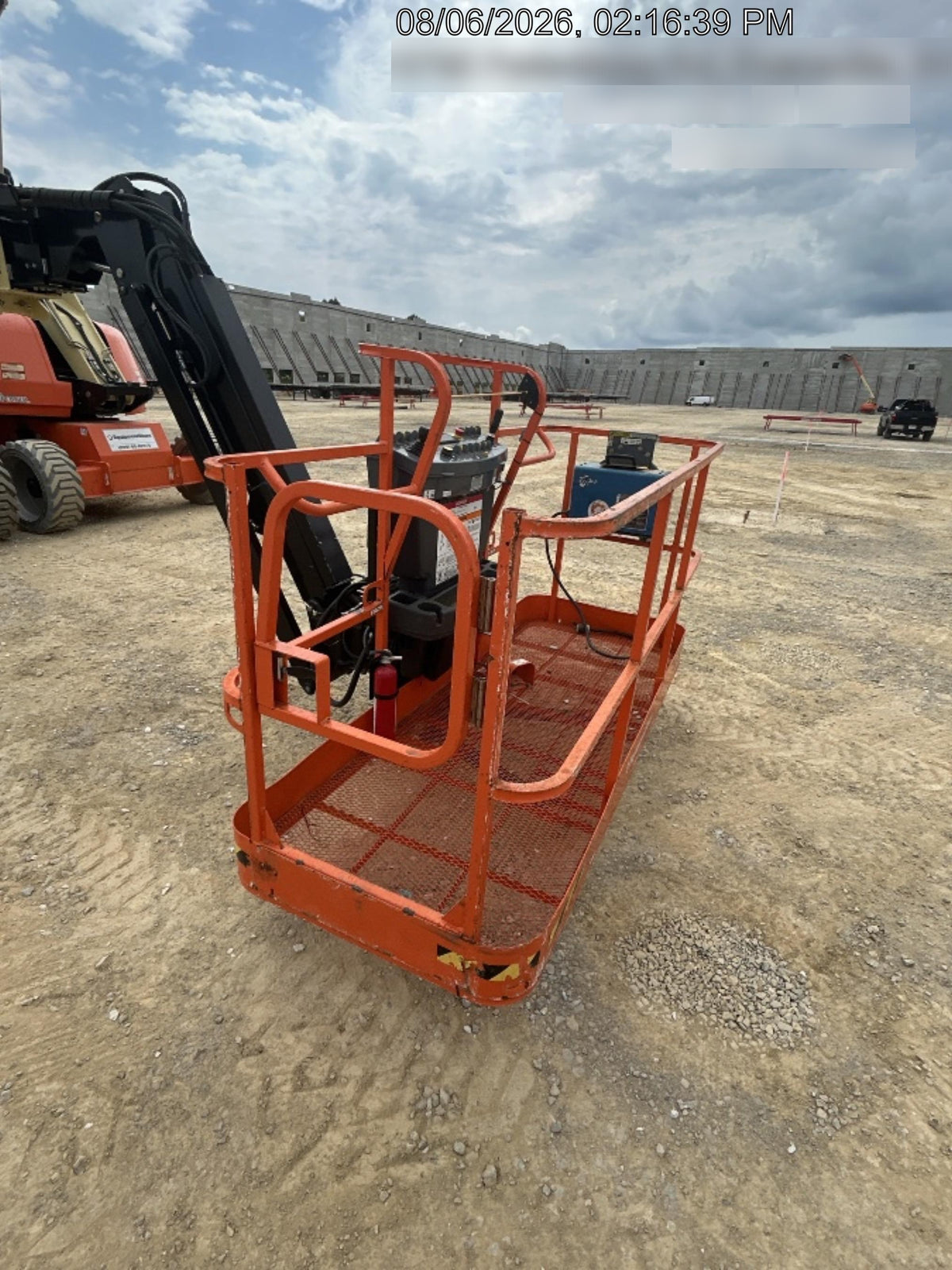 2025 JLG 660SJ