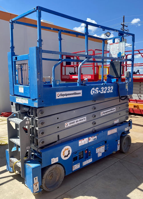 2018 Genie GS-3232 Genie GS-3232 w/Folding rails, Half height swing gate