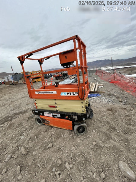 2022 JLG ES1932