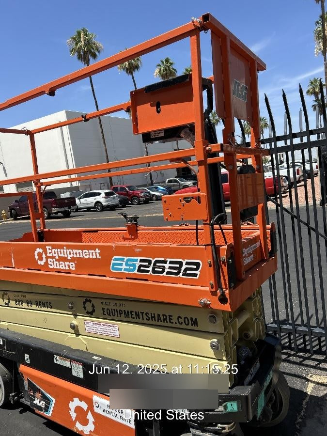 2022 JLG ES2632
