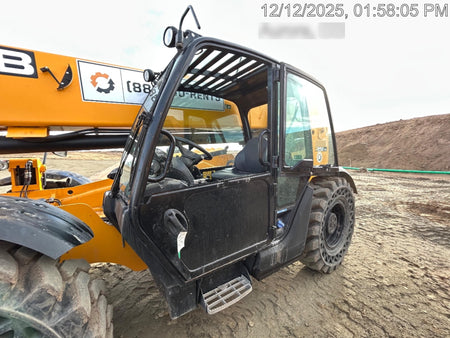2019 JCB 512-56 Enclosed Cab, 109 HP, Solid Tires, Worklights, Beacon, Aux Hydraulics, Lifting Eye w/66" Carriage/60" Forks