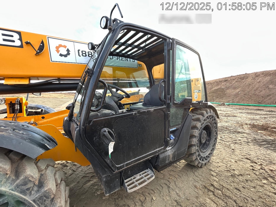 2019 JCB 512-56 Enclosed Cab, 109 HP, Solid Tires, Worklights, Beacon, Aux Hydraulics, Lifting Eye w/66" Carriage/60" Forks
