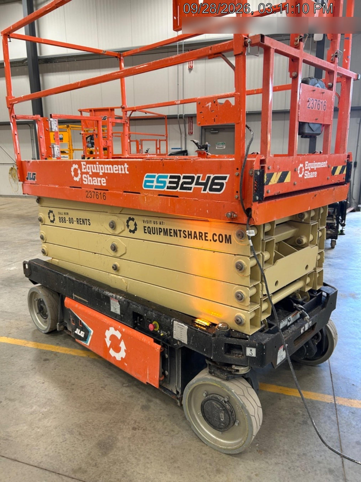 2022 JLG ES3246