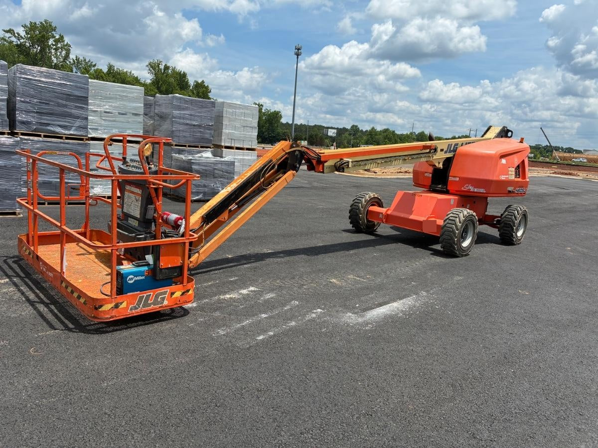 2023 JLG 460SJ