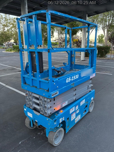 2020 Genie GS-1930 Solid Non Marking Tires, Beacon, Folding rails with half height swing gate, 800W Inverter