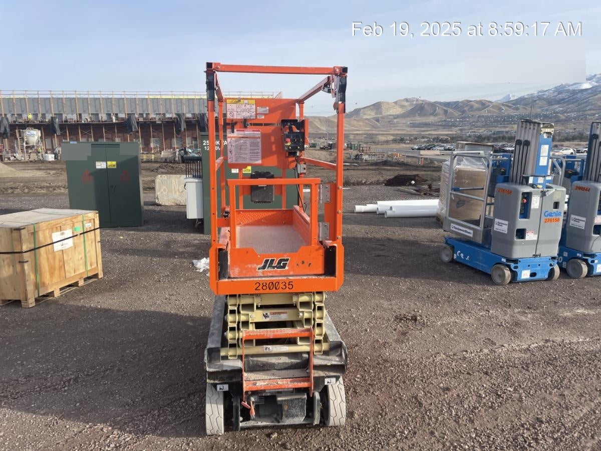 2022 JLG ES1932