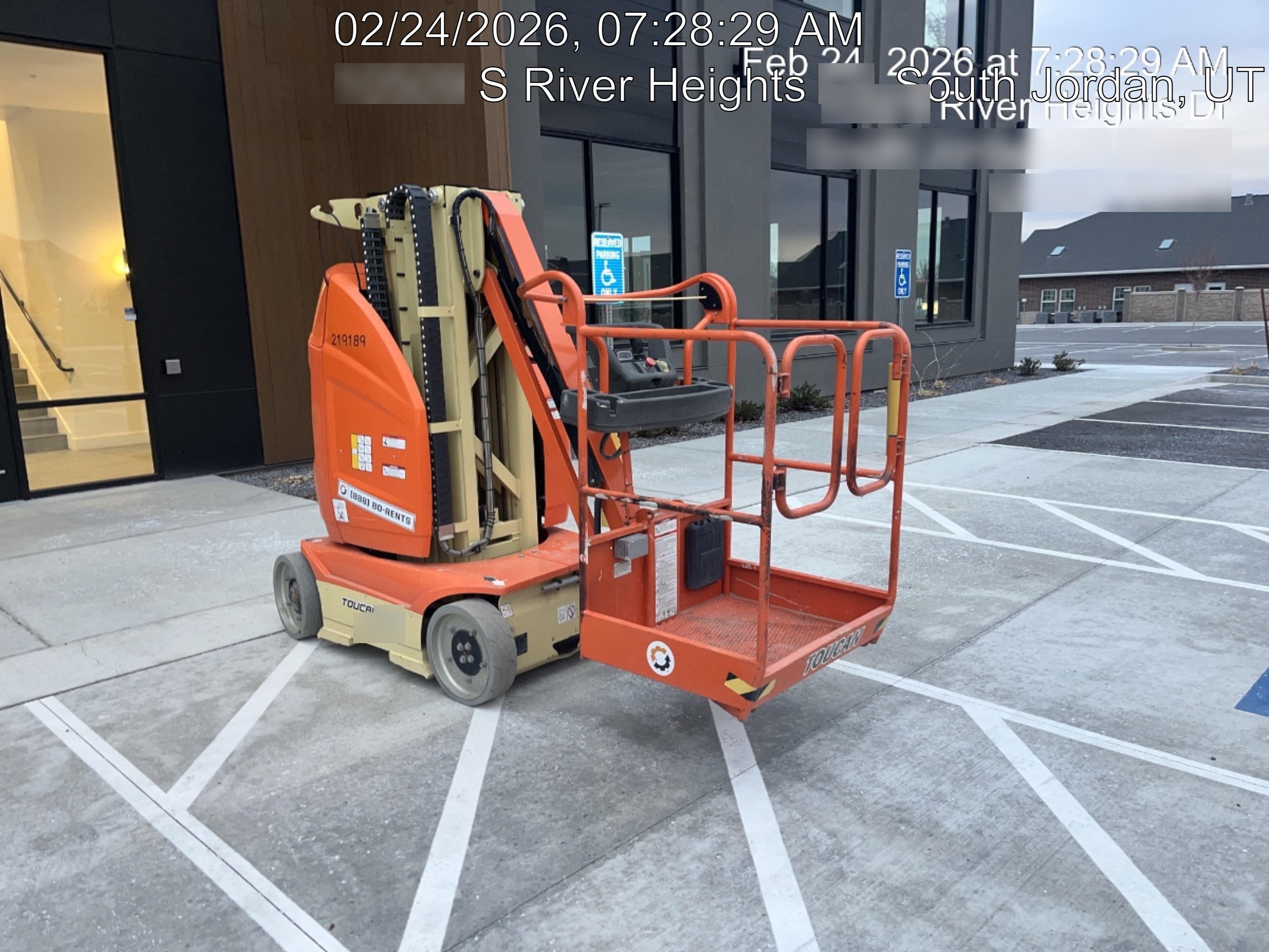 2022 JLG 26E