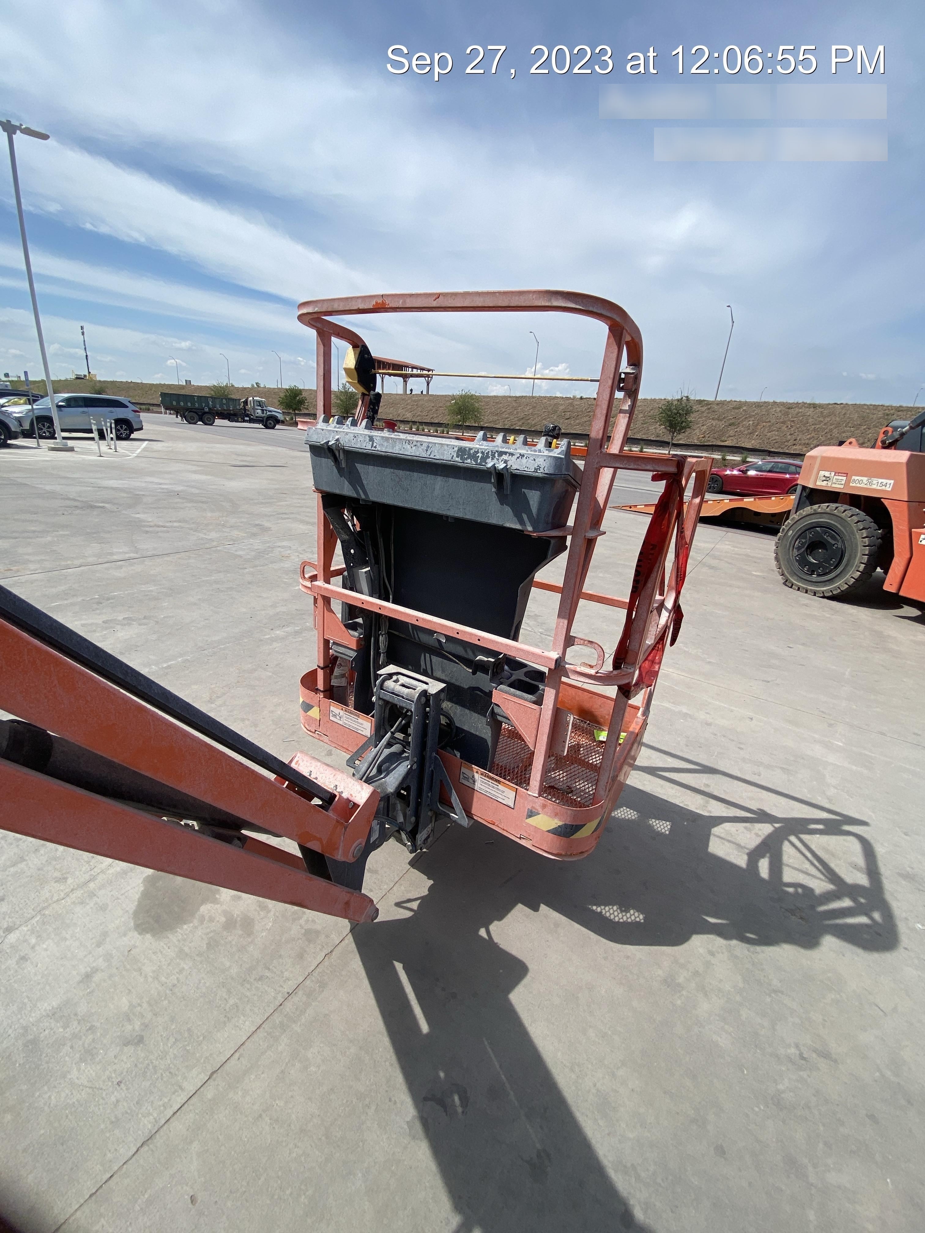 2022 JLG E300AJP