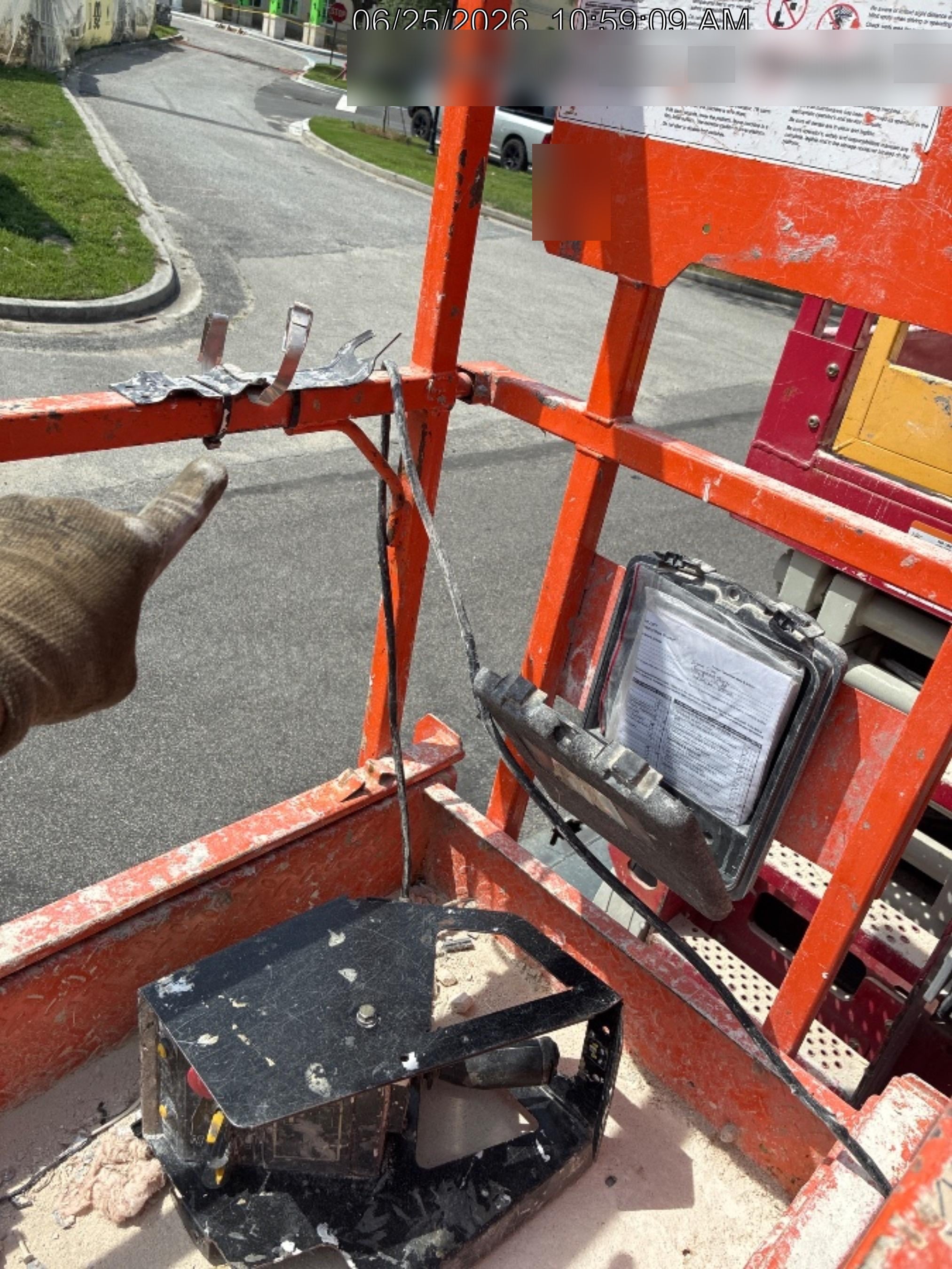 2022 JLG ES1330L