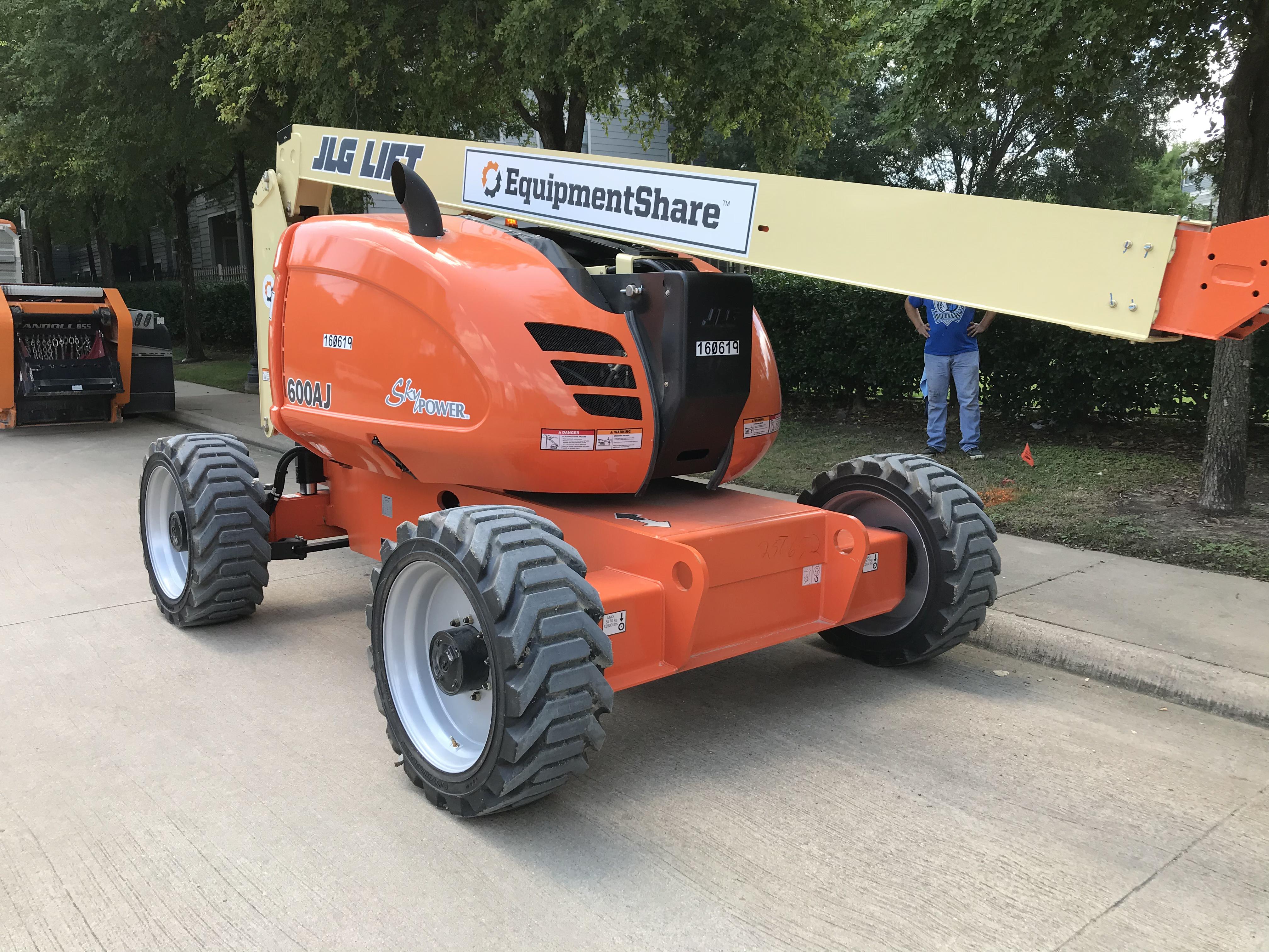 2021 JLG 600AJ