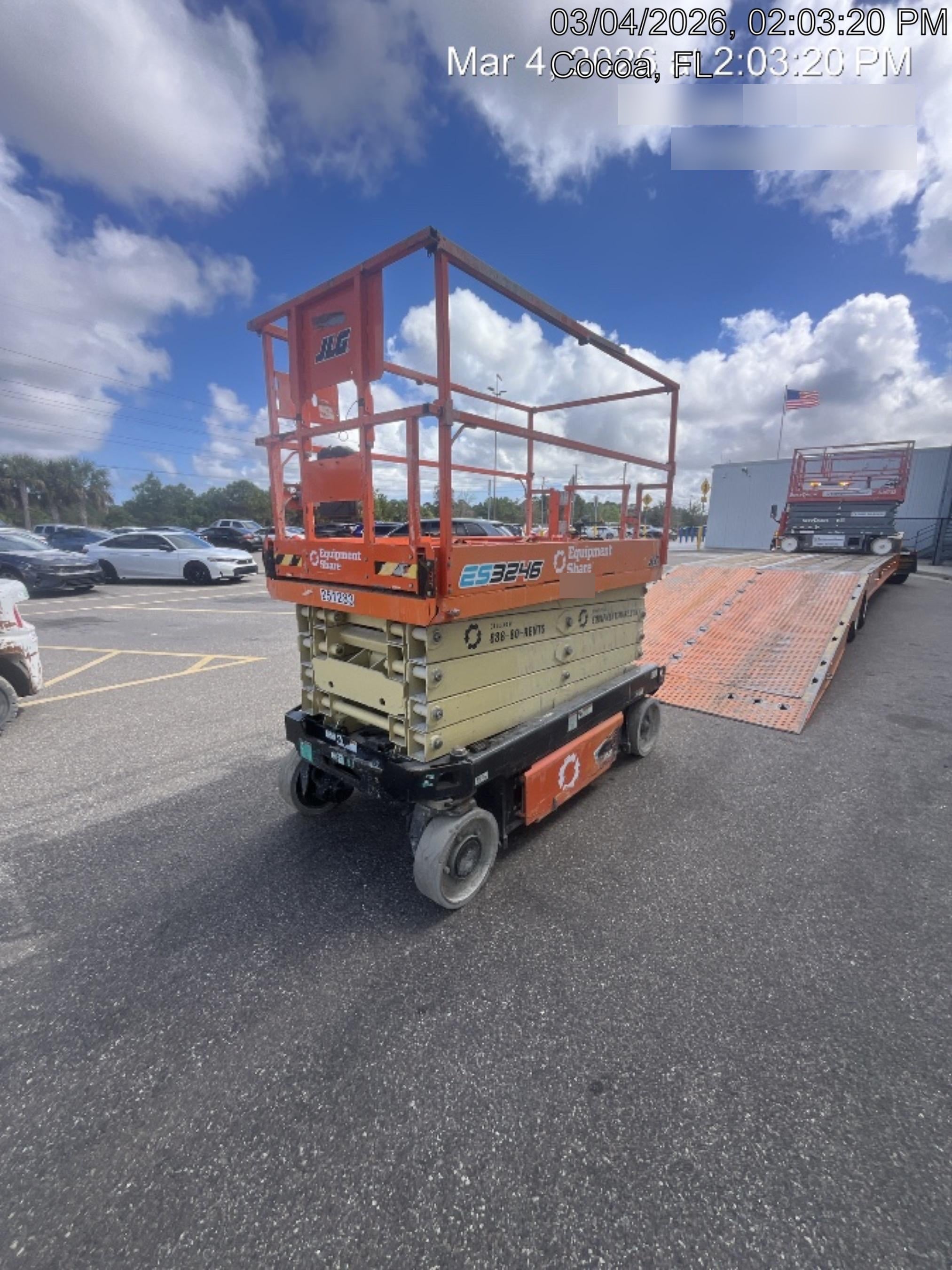 2022 JLG ES3246