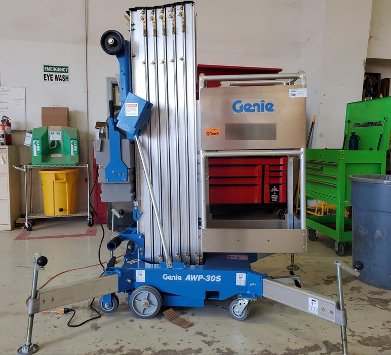 2020 GENIE AWP-30S