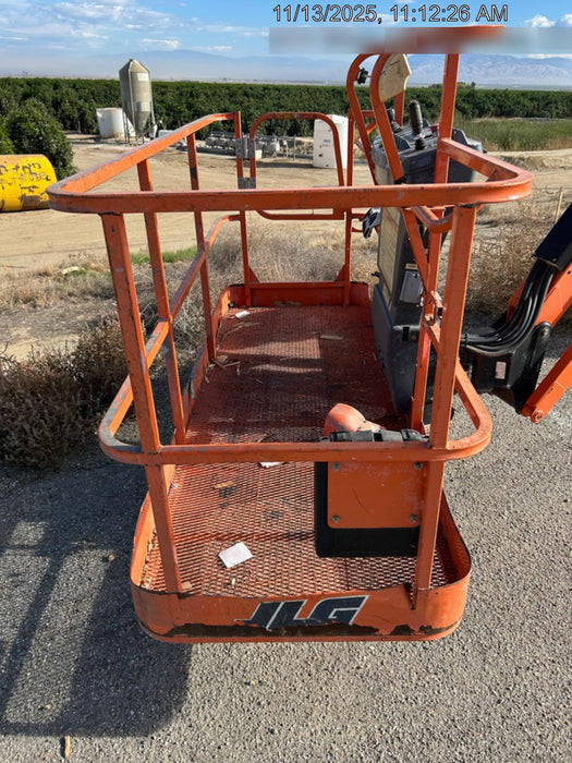 2020 JLG 800AJ
