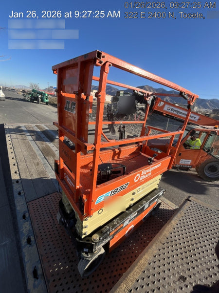 2023 JLG ES1932