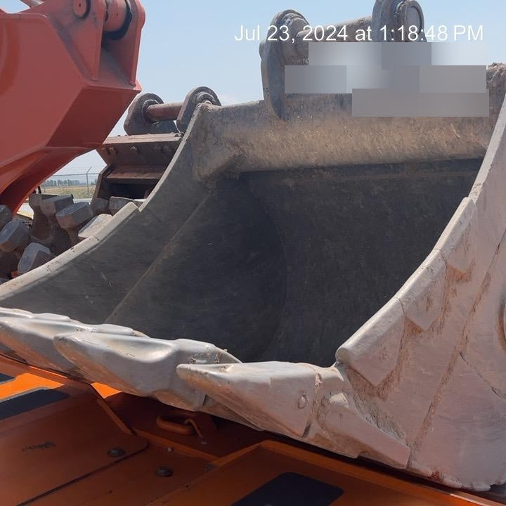 2023 STRICKLAND 36" Bucket  56-65K - Strickland