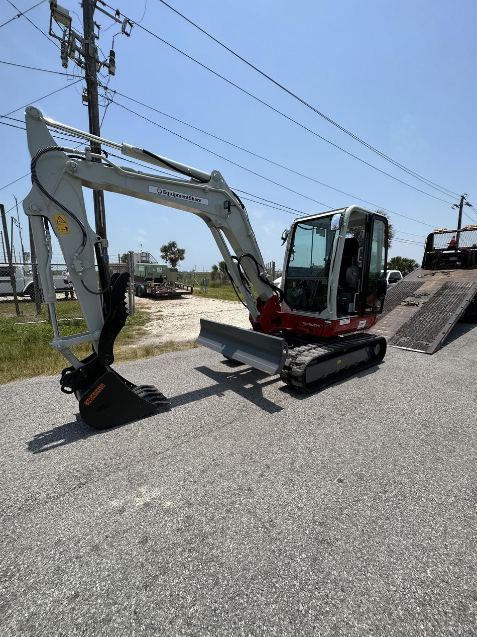 2023 TAKEUCHI TB250-2CR