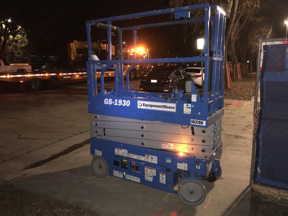 2020 Genie GS-1930 Solid Non Marking Tires, Beacon, Folding rails with half height swing gate, 800W Inverter