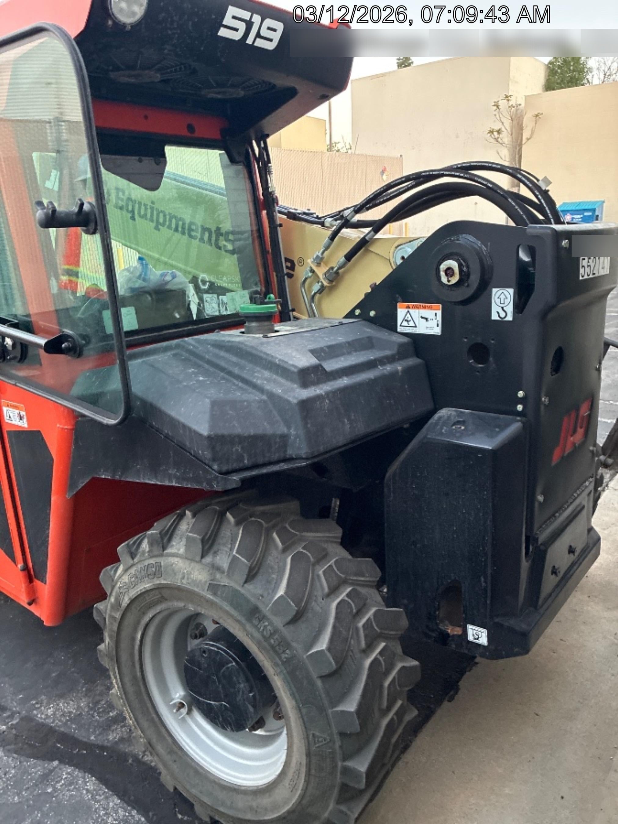 2025 JLG 519