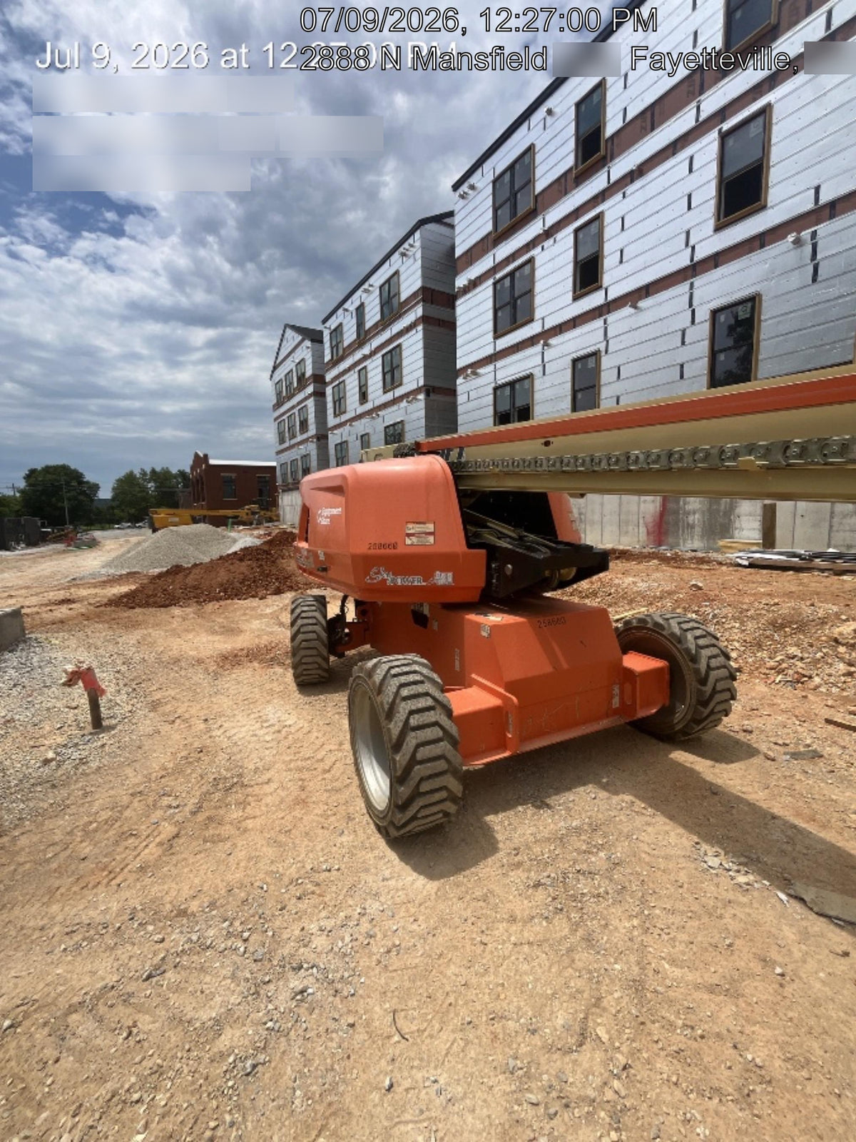 2022 JLG 660SJ