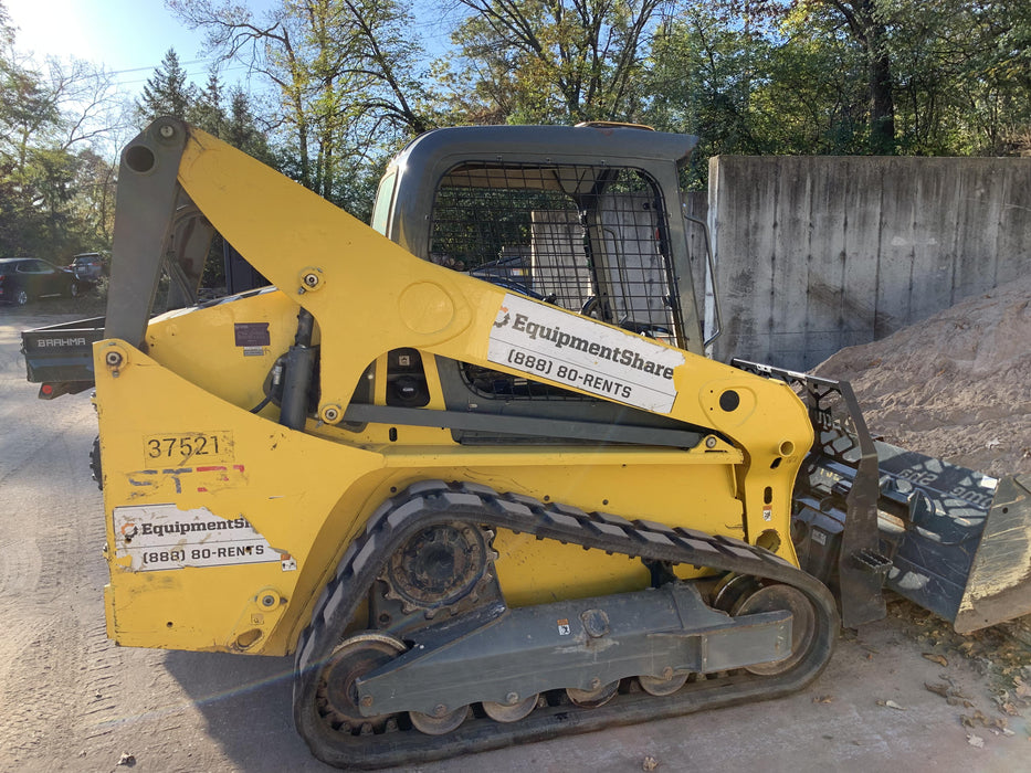 Wacker Neuson ST31 Open Canopy, 2 Speed Bucket Leveling, Selectable EH Controls, Variable Speed Fan, Cyclonic Precleaner	75" bucket w/smooth BOE