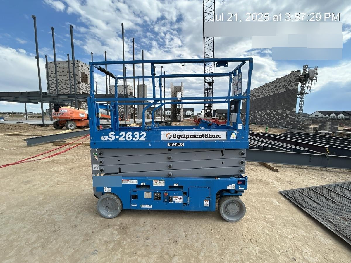 2023 GENIE GS-2632
