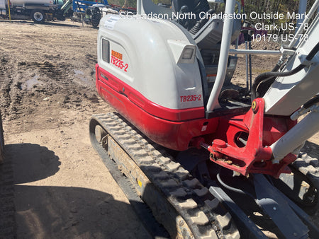 2022 TAKEUCHI TB235-2R