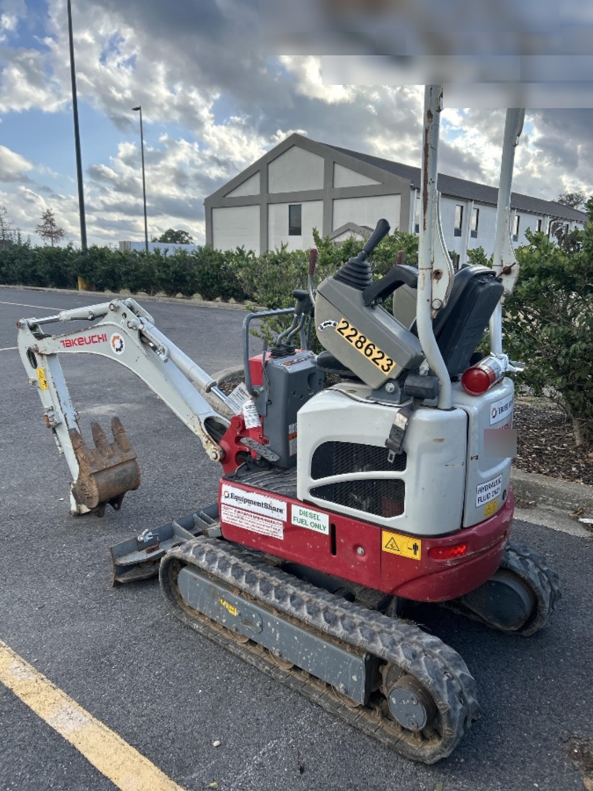 2022 TAKEUCHI TB210R