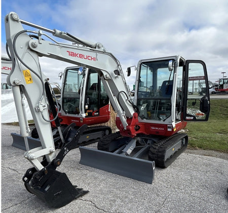 2022 TAKEUCHI TB240-CR
