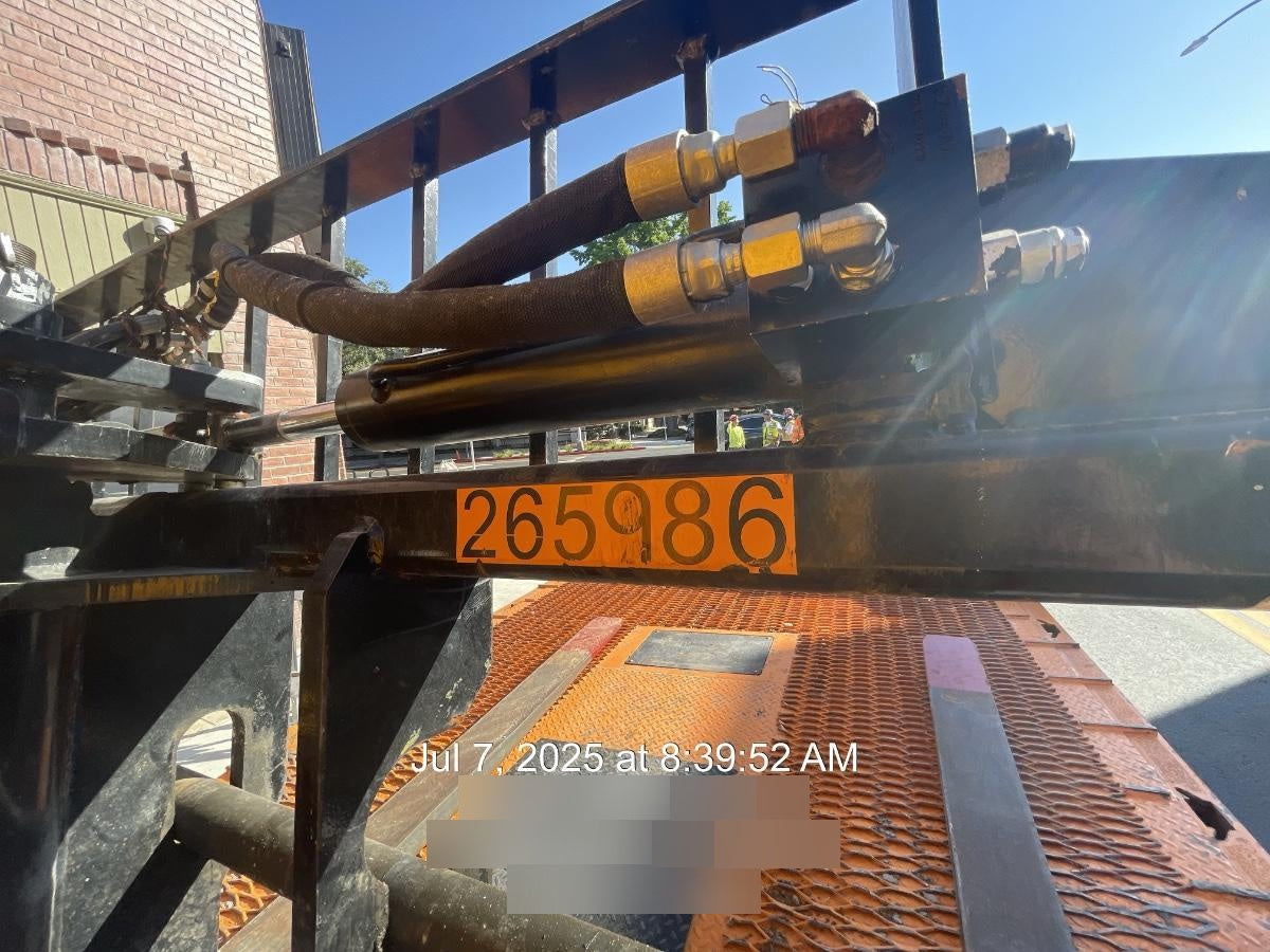 2022 JCB 332/E5286