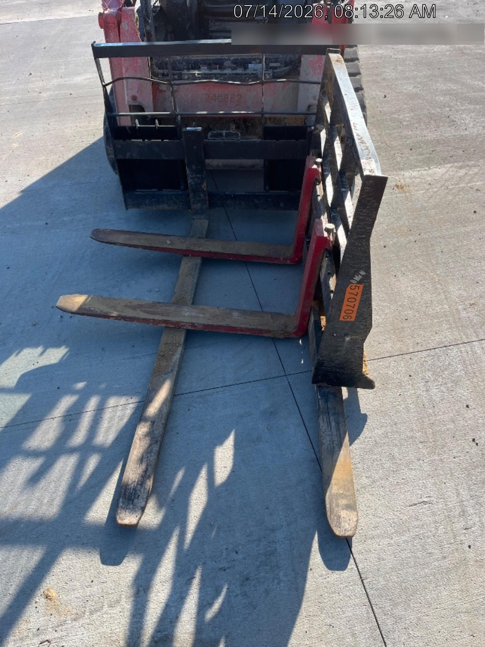 2025 ARROW MATERIAL HANDLING 48" Pallet Forks - Arrow