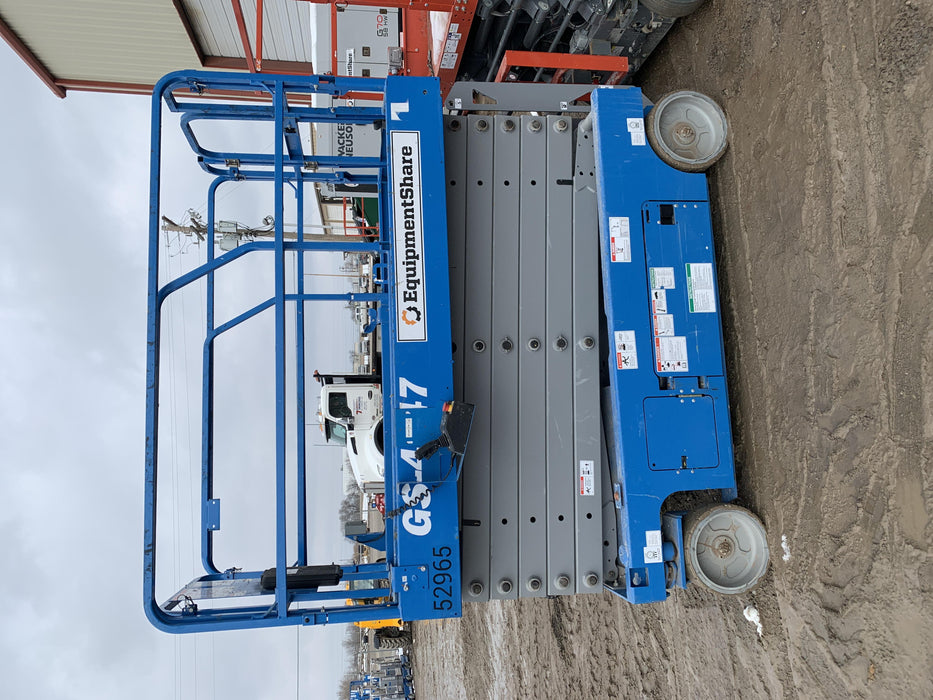 2019 Genie GS-4047 Folding rails with half height swing gate