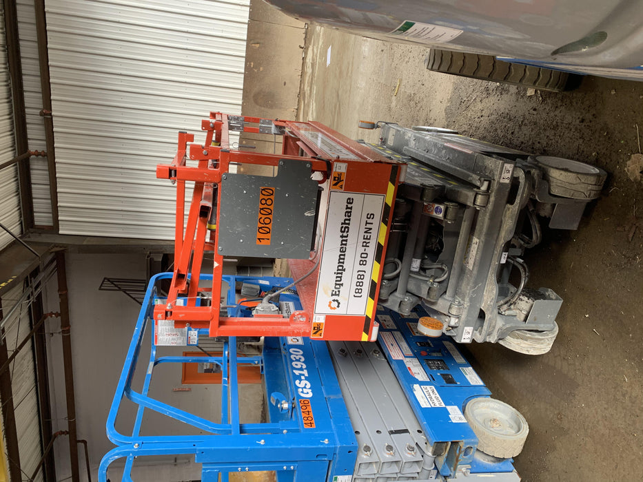 2020 Skyjack SJIII-3219 Solid NM Tires, Half height spring hinged entry gate, Dual Beacons, 800W Inverter