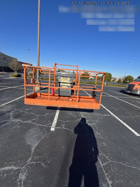 2016 JLG 660SJ