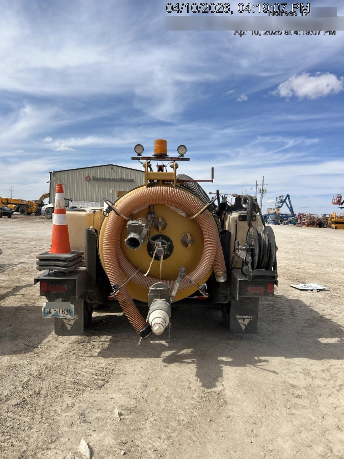 2023 VAC-TRON LP573XDT