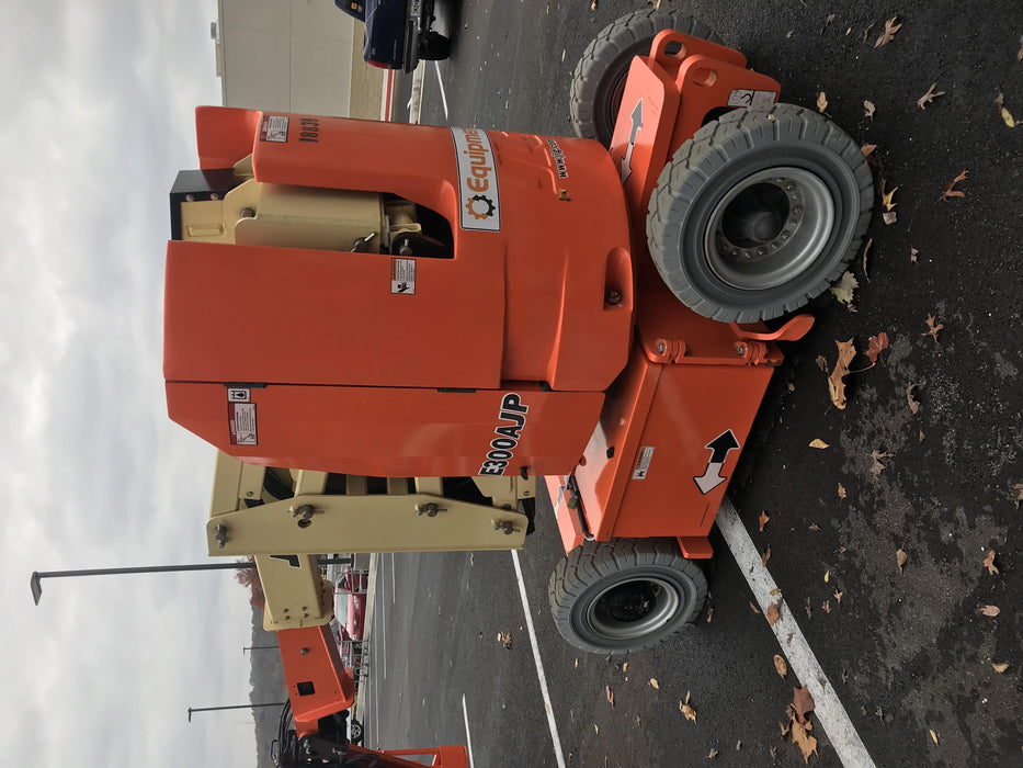 2019 JLG E300AJP