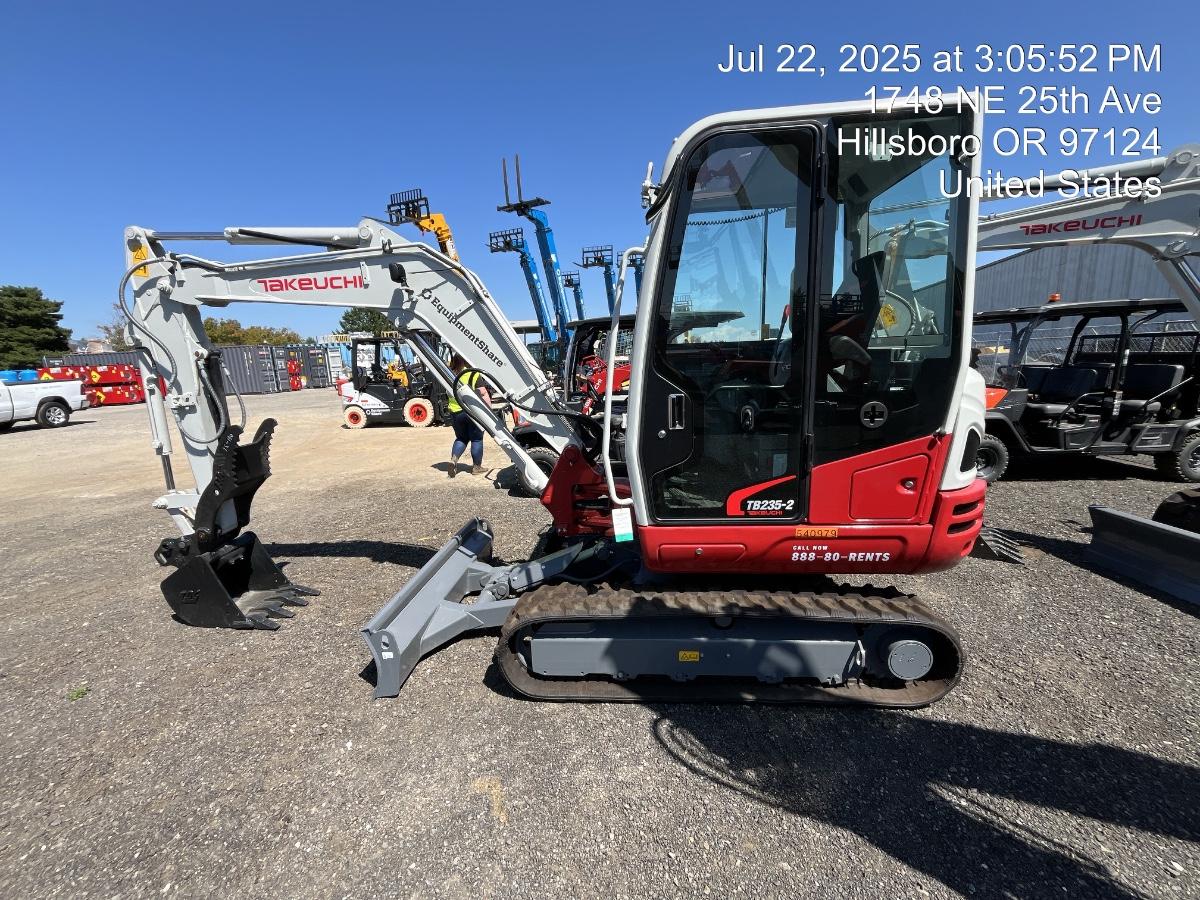 2025 TAKEUCHI TB235-2CR