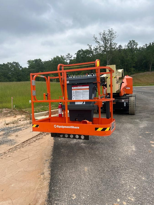 2025 JLG E450AJ
