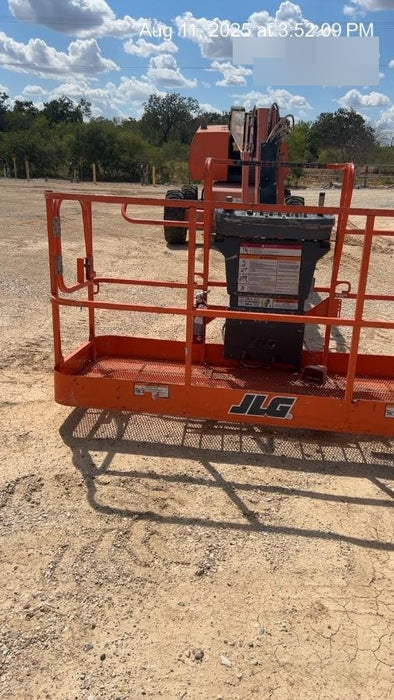 2016 JLG 660SJ